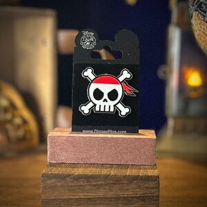 Disney - Pirates of the Caribbean - Skull and Crossbones w/ Hidden Mickey - Enam